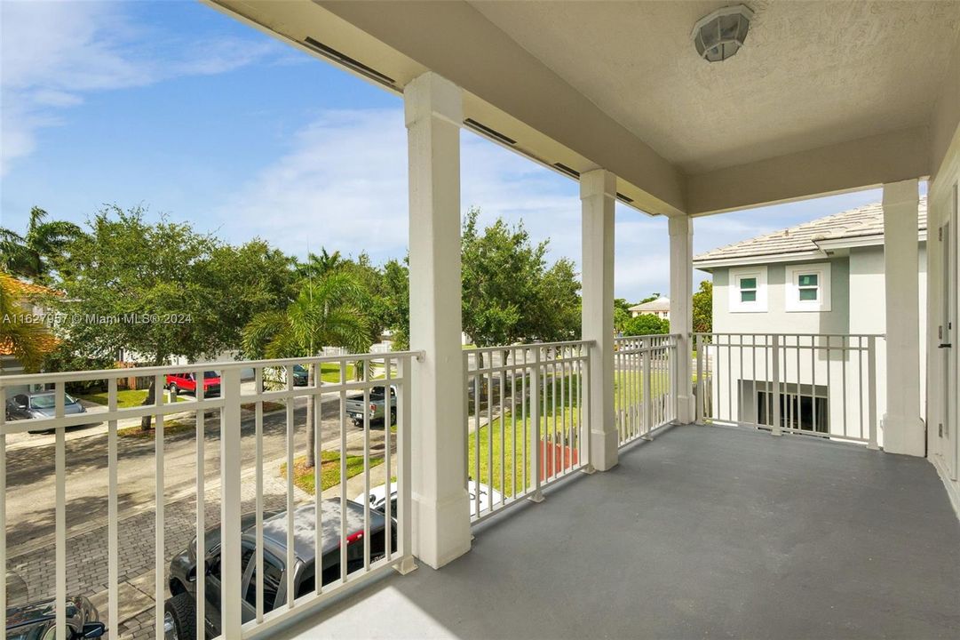 Recently Sold: $505,000 (5 beds, 3 baths, 1762 Square Feet)