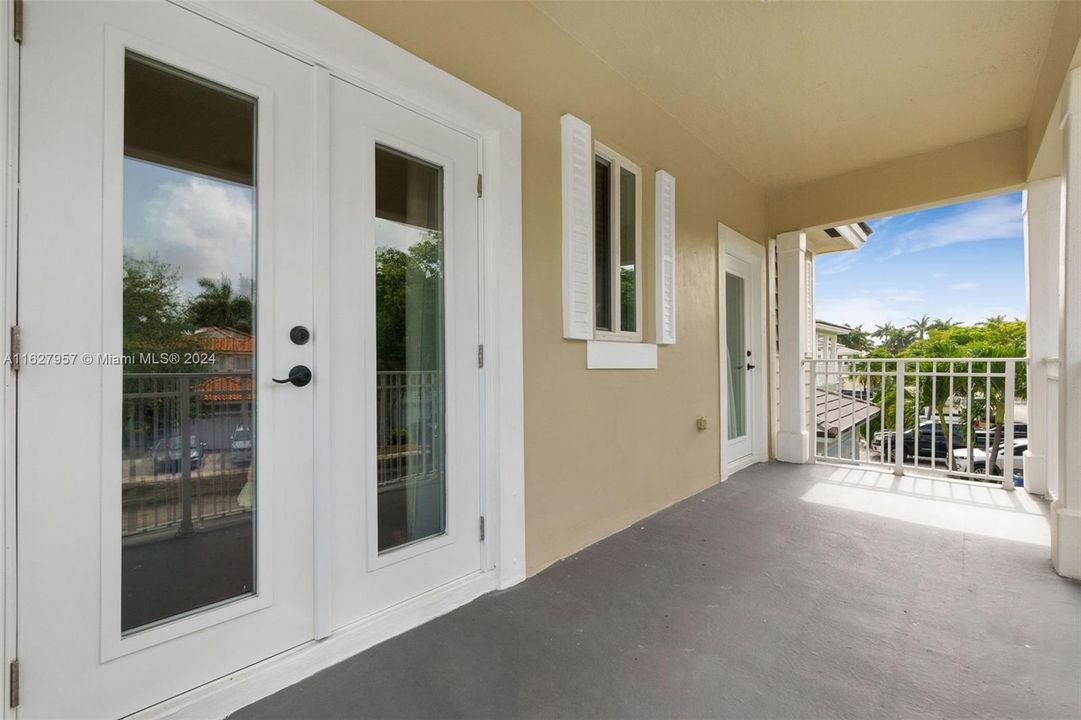 Recently Sold: $505,000 (5 beds, 3 baths, 1762 Square Feet)