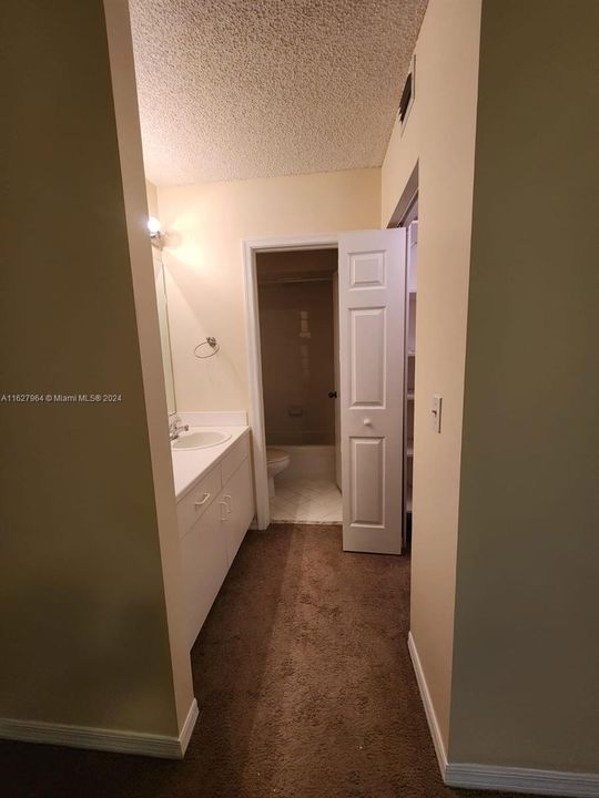 For Rent: $2,950 (2 beds, 2 baths, 1261 Square Feet)