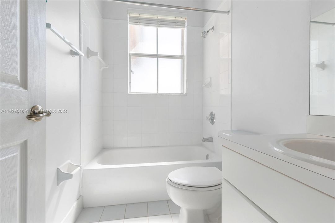 Recently Rented: $4,000 (4 beds, 3 baths, 2831 Square Feet)