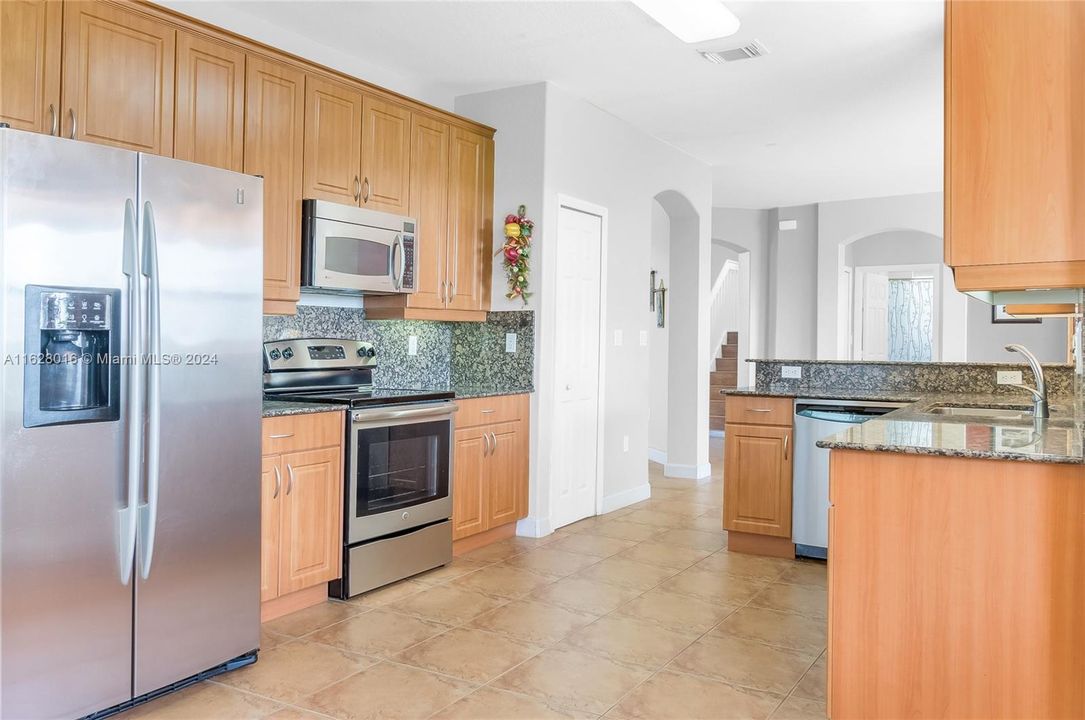 Recently Rented: $4,000 (4 beds, 3 baths, 2831 Square Feet)