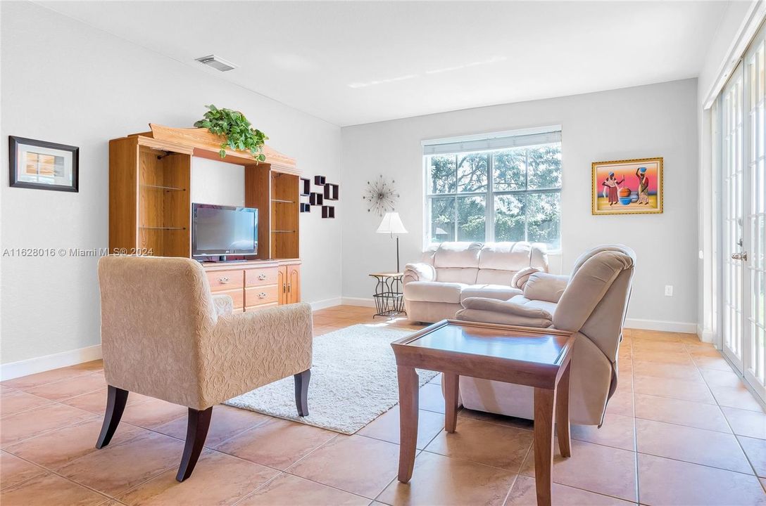 Recently Rented: $4,000 (4 beds, 3 baths, 2831 Square Feet)