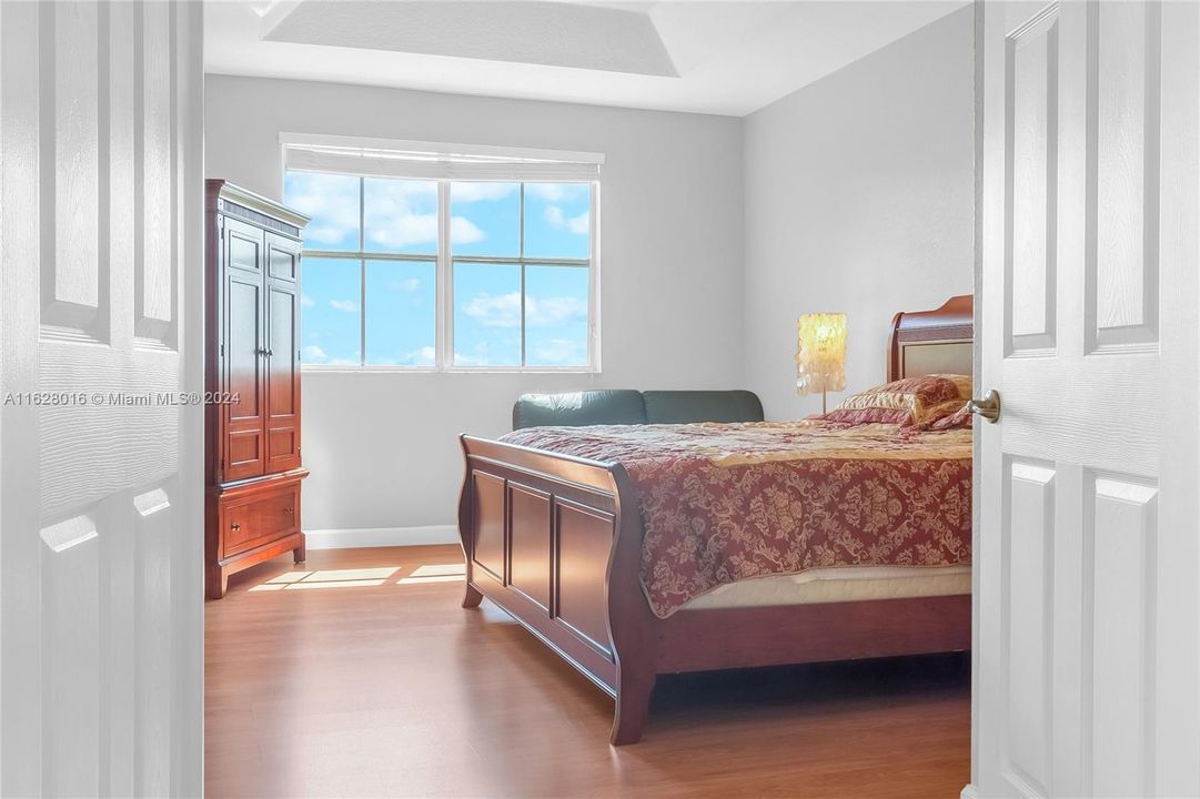 Recently Rented: $4,000 (4 beds, 3 baths, 2831 Square Feet)