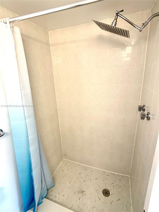 Recently Rented: $1,800 (0 beds, 1 baths, 400 Square Feet)