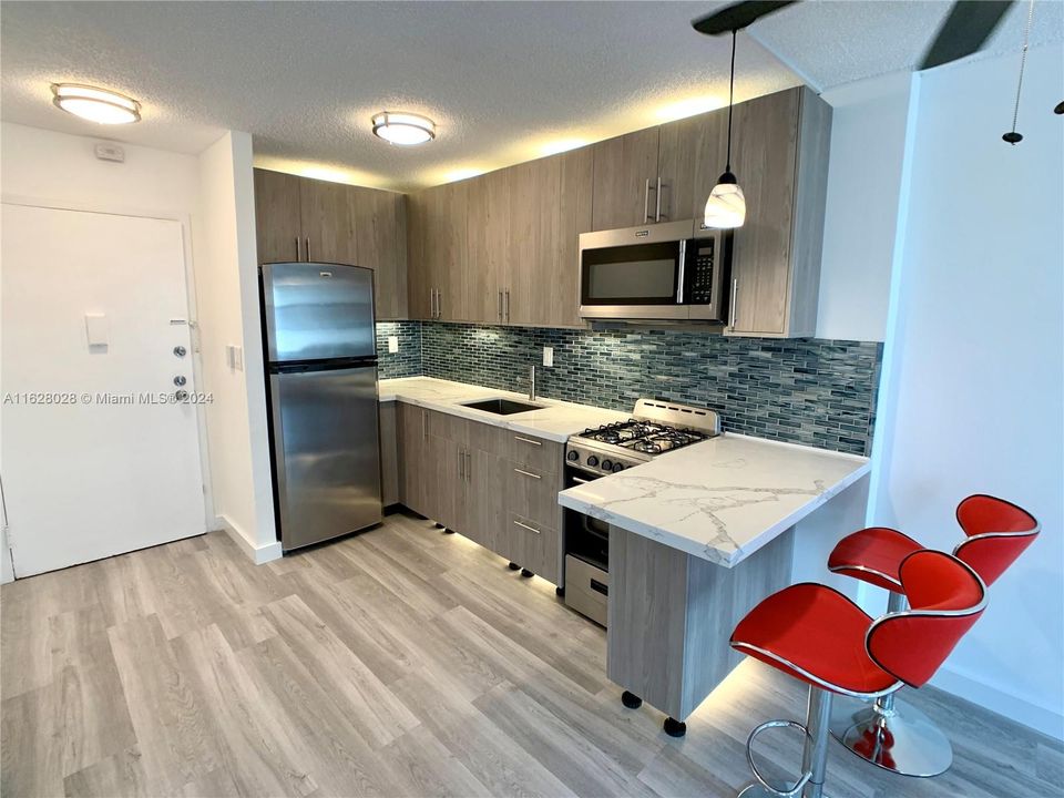 Recently Rented: $1,800 (0 beds, 1 baths, 400 Square Feet)