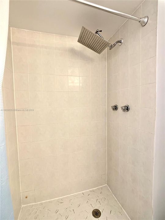 Recently Rented: $1,800 (0 beds, 1 baths, 400 Square Feet)