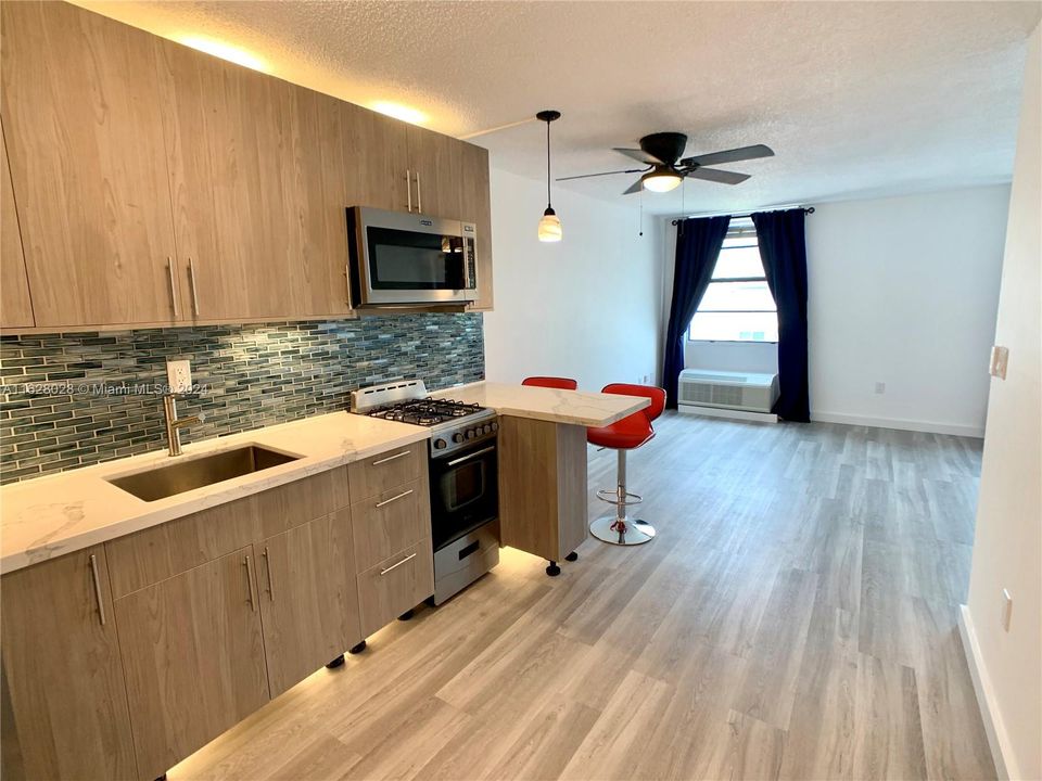 Recently Rented: $1,800 (0 beds, 1 baths, 400 Square Feet)