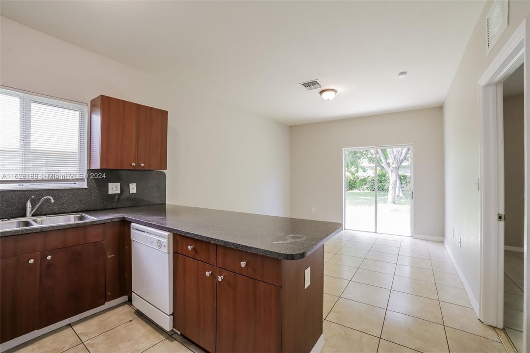 Active With Contract: $2,225 (3 beds, 2 baths, 1200 Square Feet)