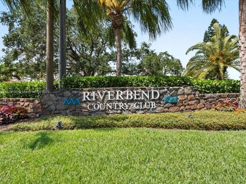 Riverbend CC entrance