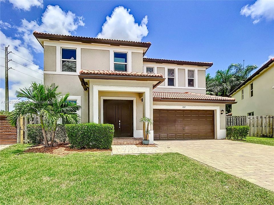 Recently Sold: $639,000 (5 beds, 4 baths, 2980 Square Feet)