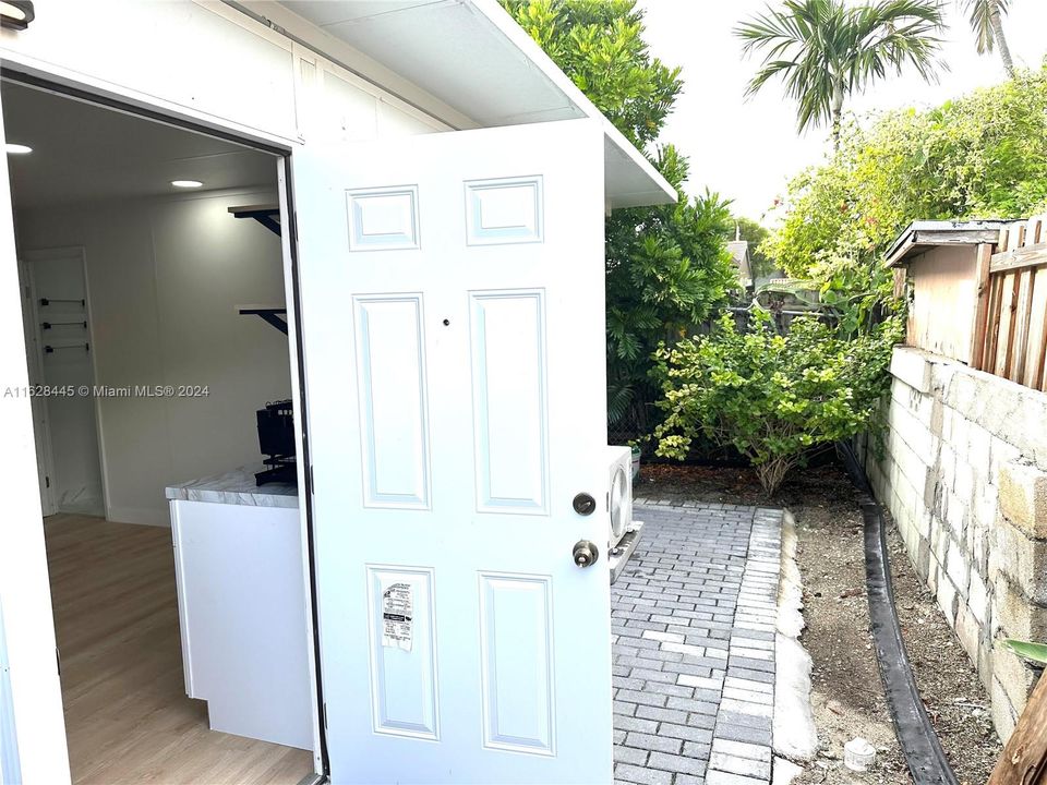 Recently Rented: $1,400 (1 beds, 1 baths, 275 Square Feet)