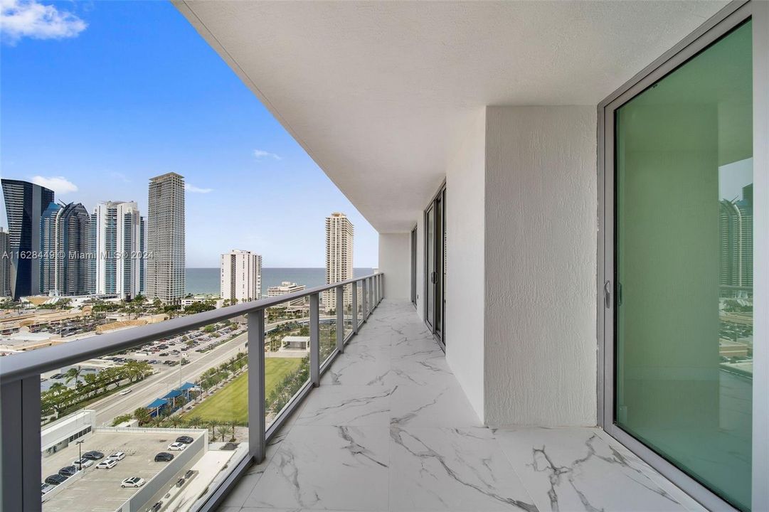For Sale: $1,248,000 (2 beds, 3 baths, 1524 Square Feet)
