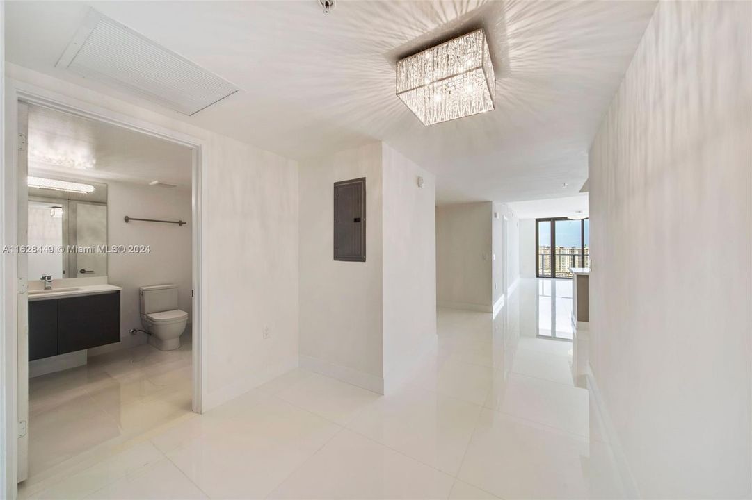 For Sale: $1,248,000 (2 beds, 3 baths, 1524 Square Feet)