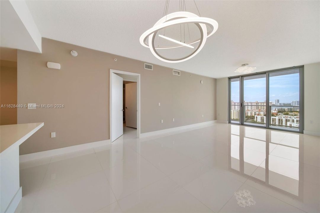 For Sale: $1,248,000 (2 beds, 3 baths, 1524 Square Feet)