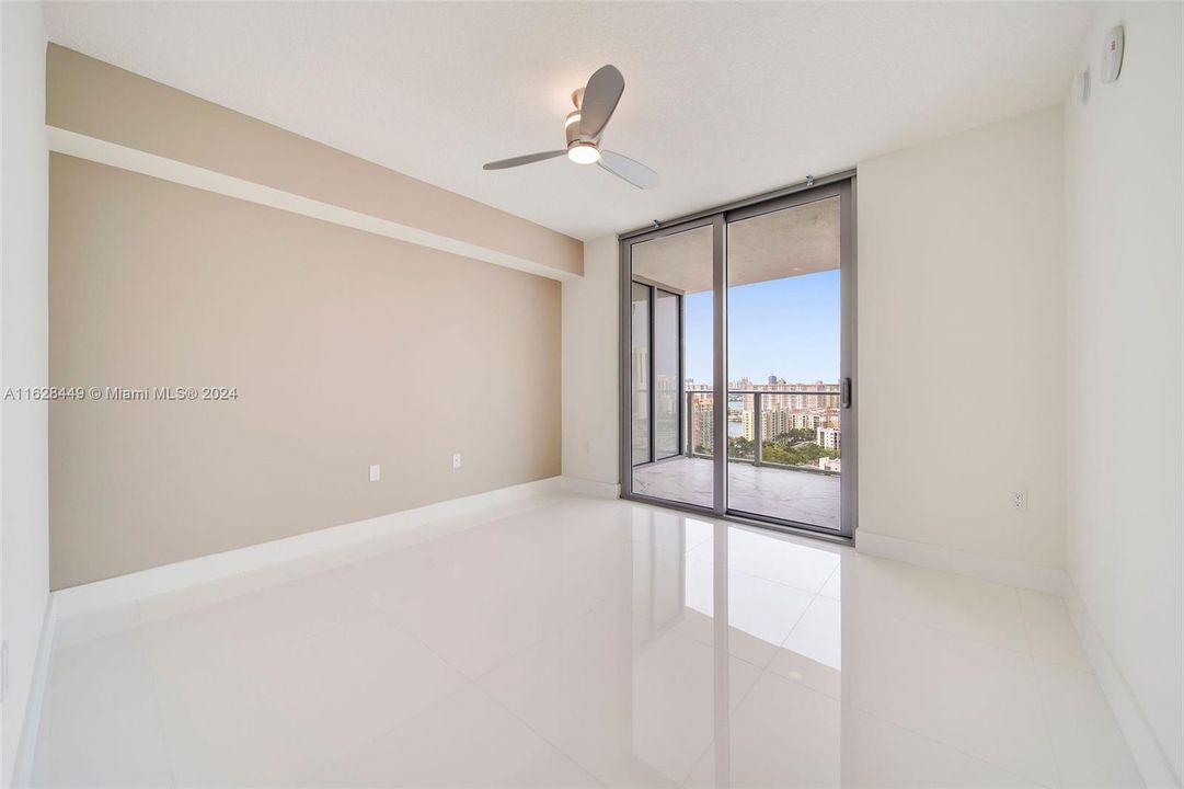 For Sale: $1,248,000 (2 beds, 3 baths, 1524 Square Feet)