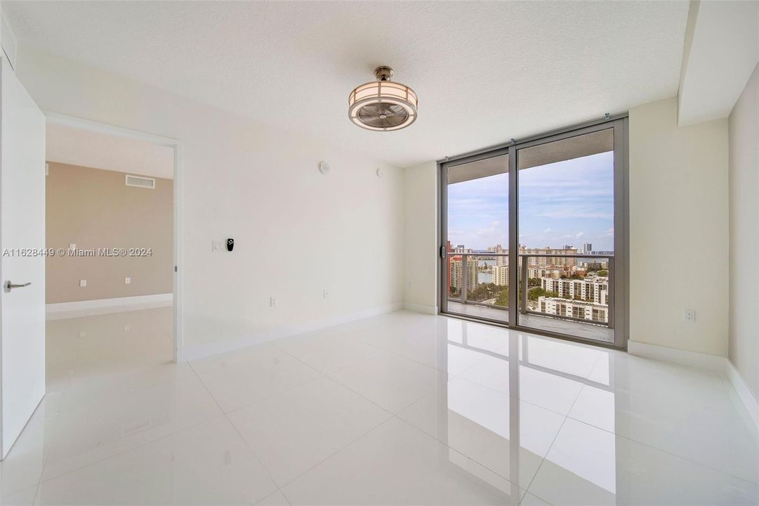 For Sale: $1,248,000 (2 beds, 3 baths, 1524 Square Feet)