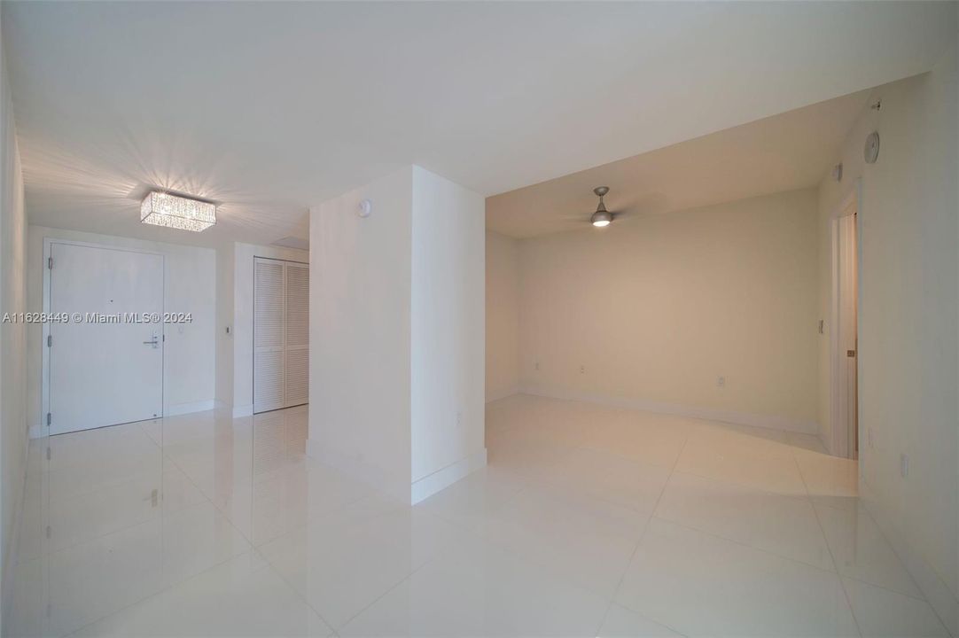 For Sale: $1,248,000 (2 beds, 3 baths, 1524 Square Feet)
