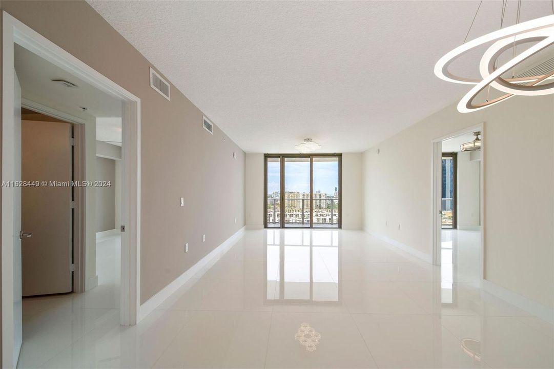 For Sale: $1,248,000 (2 beds, 3 baths, 1524 Square Feet)