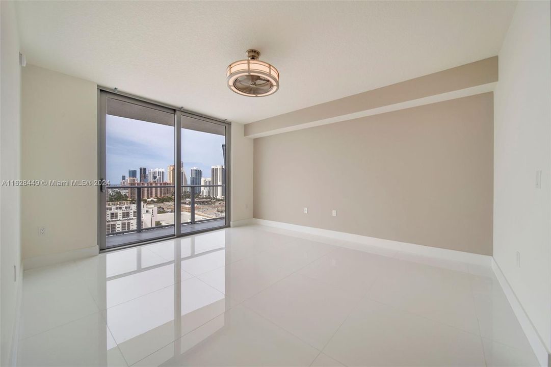 For Sale: $1,248,000 (2 beds, 3 baths, 1524 Square Feet)
