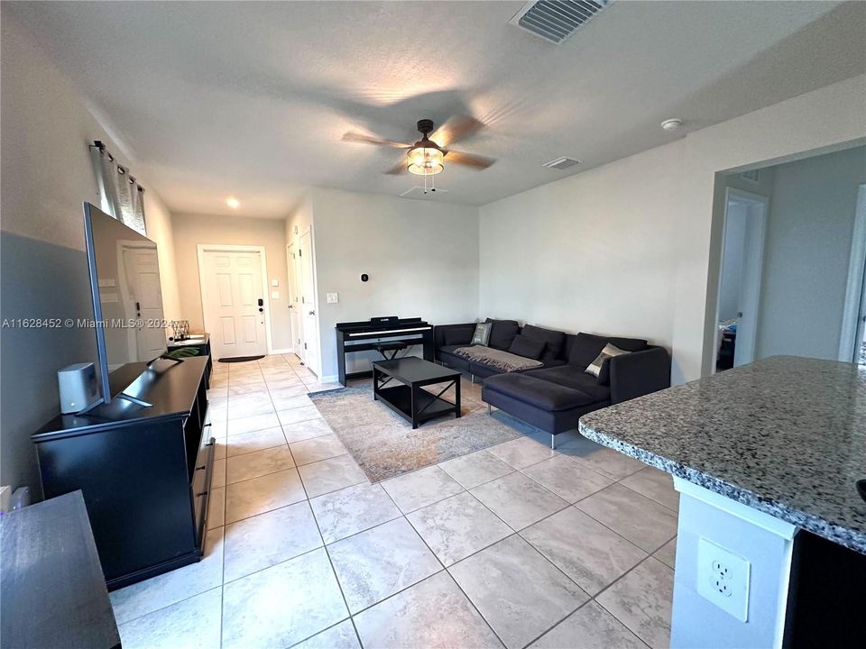 For Sale: $340,000 (3 beds, 2 baths, 1314 Square Feet)