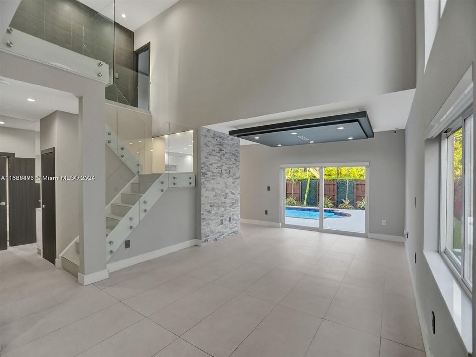 Recently Rented: $5,500 (4 beds, 2 baths, 2018 Square Feet)