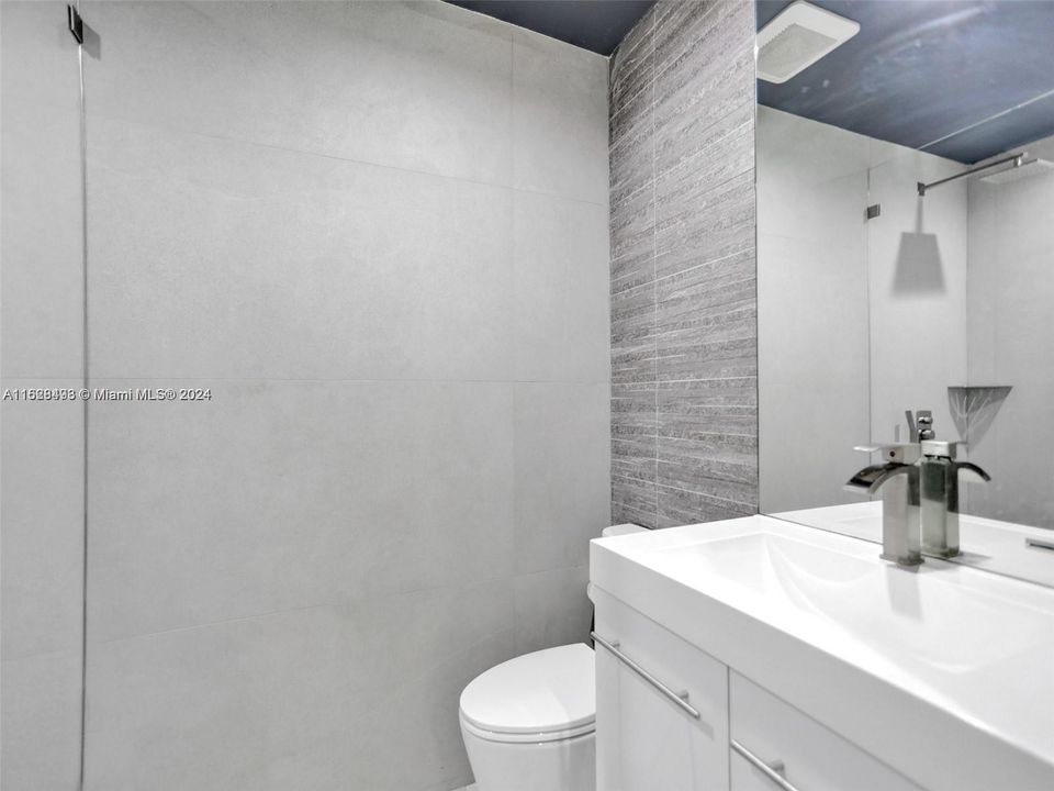 Recently Rented: $5,500 (4 beds, 2 baths, 2018 Square Feet)