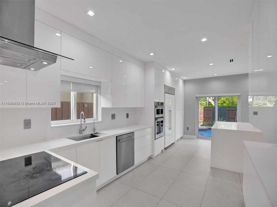 Recently Rented: $5,500 (4 beds, 2 baths, 2018 Square Feet)