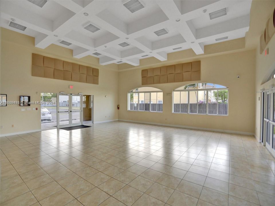 Recently Rented: $5,500 (4 beds, 2 baths, 2018 Square Feet)