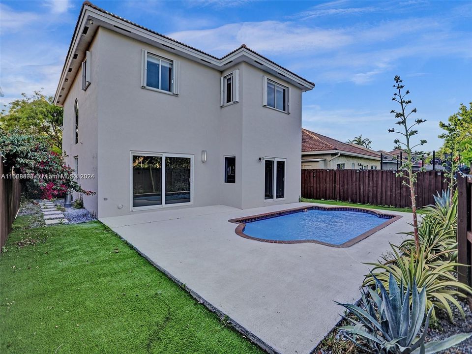 Recently Rented: $5,500 (4 beds, 2 baths, 2018 Square Feet)