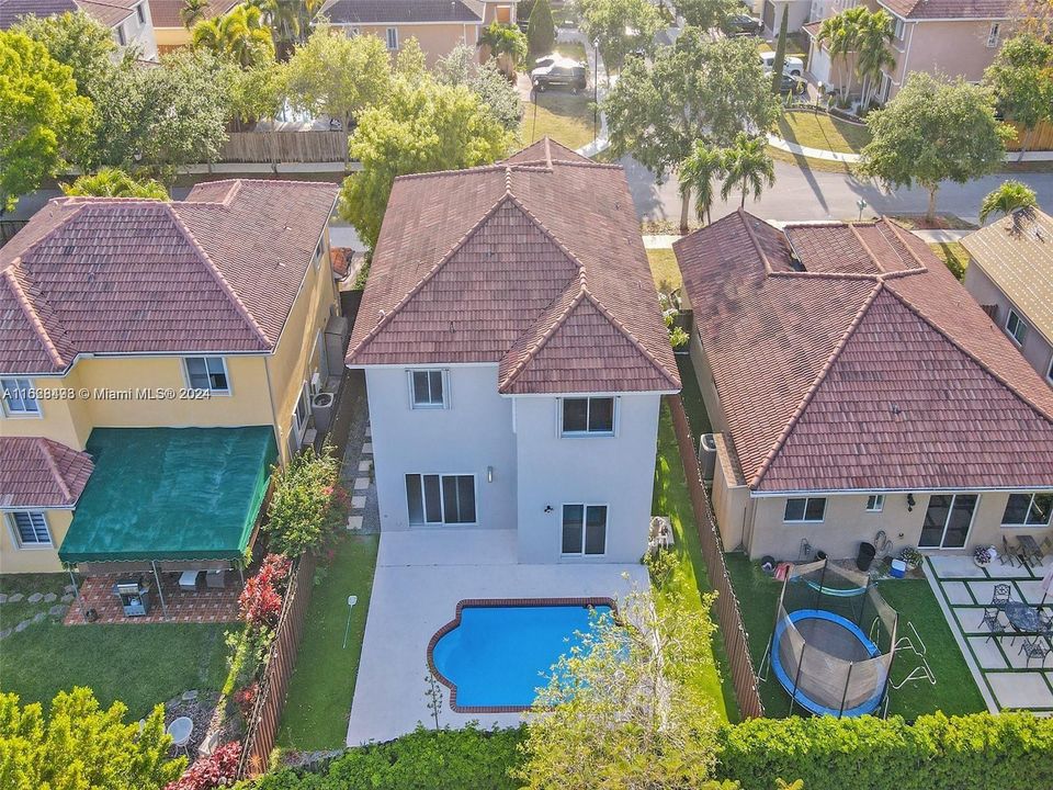 Recently Rented: $5,500 (4 beds, 2 baths, 2018 Square Feet)