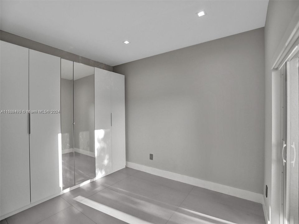 Recently Rented: $5,500 (4 beds, 2 baths, 2018 Square Feet)