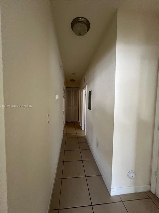 Recently Rented: $3,200 (3 beds, 2 baths, 1207 Square Feet)