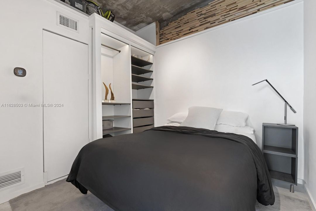 Active With Contract: $2,395,000 (3 beds, 2 baths, 2513 Square Feet)