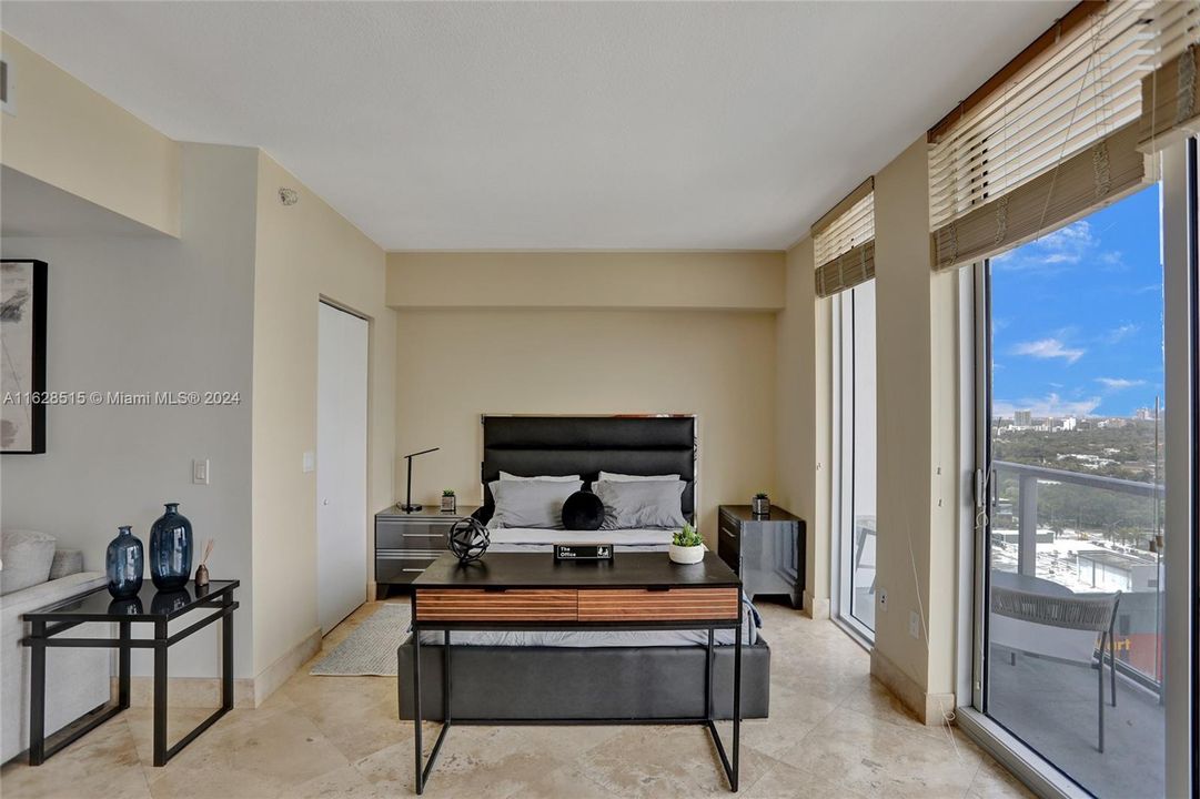 Recently Rented: $2,550 (0 beds, 1 baths, 580 Square Feet)