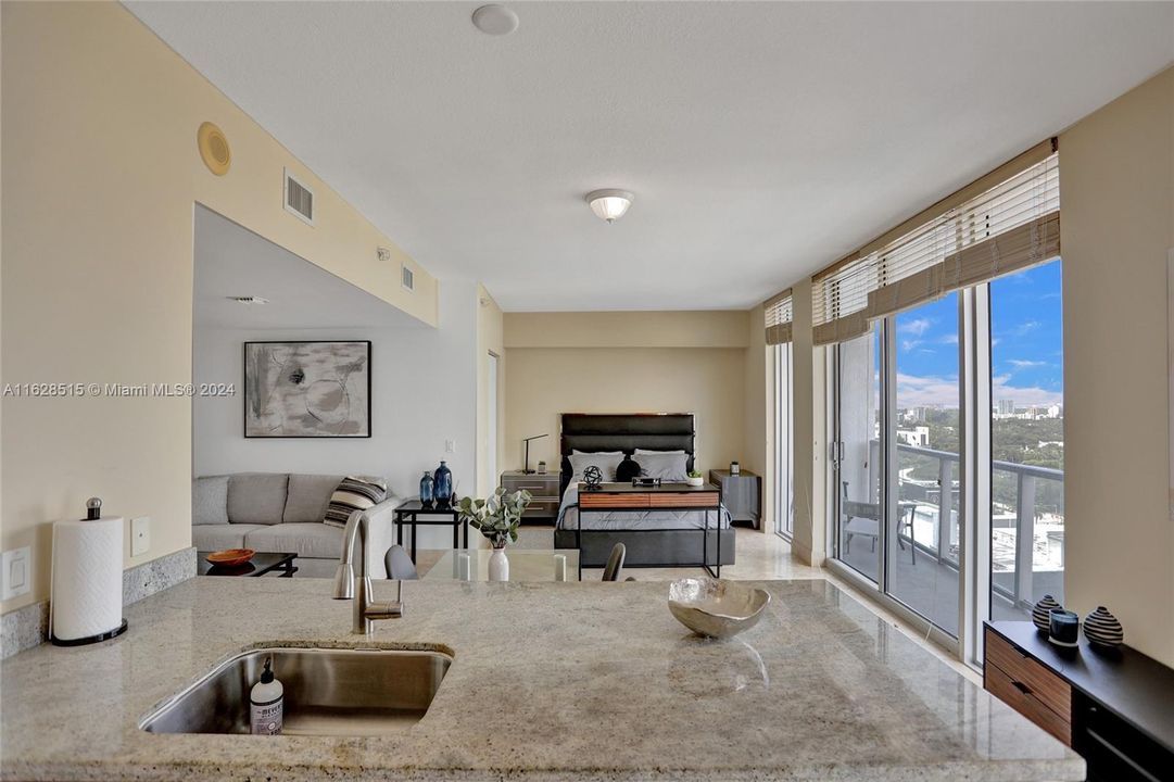 Recently Rented: $2,550 (0 beds, 1 baths, 580 Square Feet)