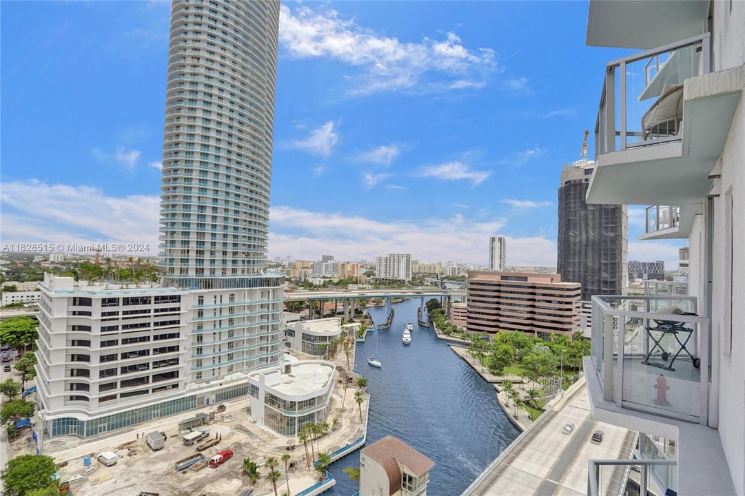 Recently Rented: $2,550 (0 beds, 1 baths, 580 Square Feet)