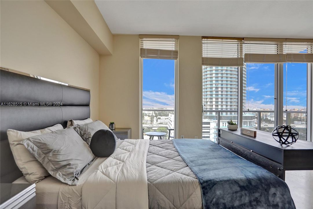 Recently Rented: $2,550 (0 beds, 1 baths, 580 Square Feet)