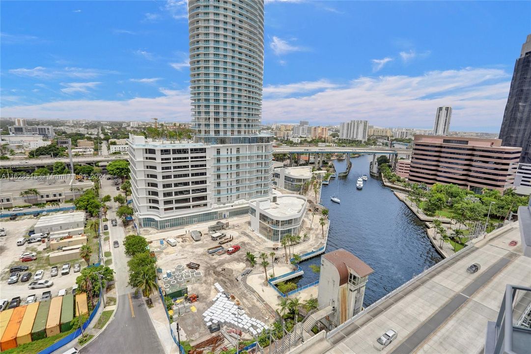 Recently Rented: $2,550 (0 beds, 1 baths, 580 Square Feet)