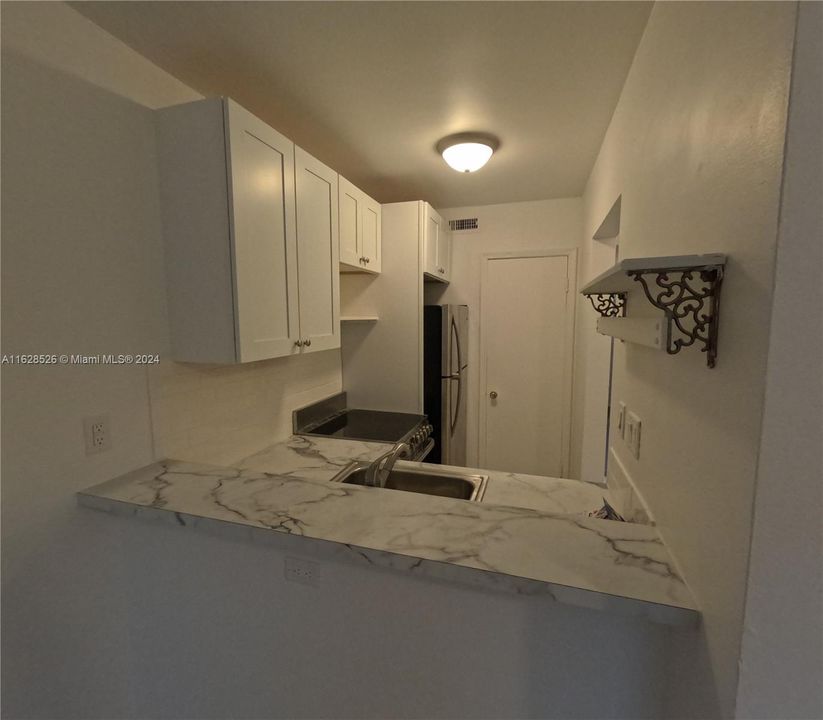 Recently Rented: $1,750 (1 beds, 1 baths, 485 Square Feet)