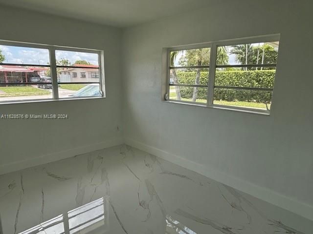 Vendido Recientemente: $699,000 (3 camas, 1 baños, 1027 Pies cuadrados)