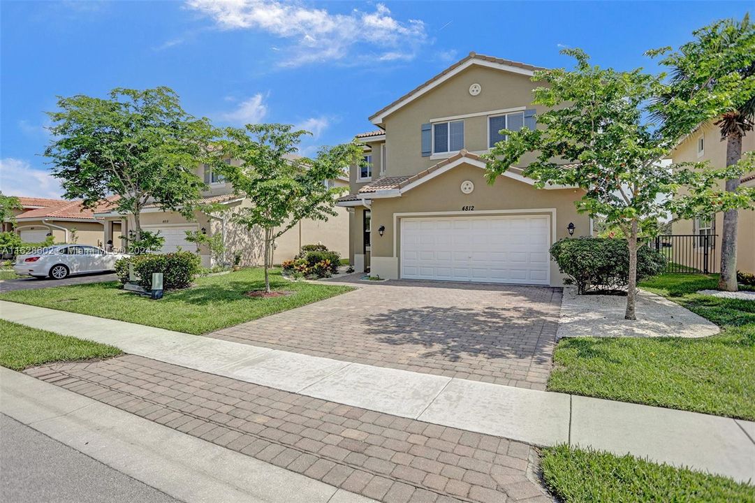 Active With Contract: $3,800 (4 beds, 2 baths, 2365 Square Feet)