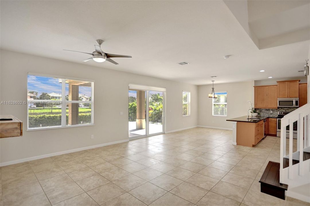 Active With Contract: $3,800 (4 beds, 2 baths, 2365 Square Feet)