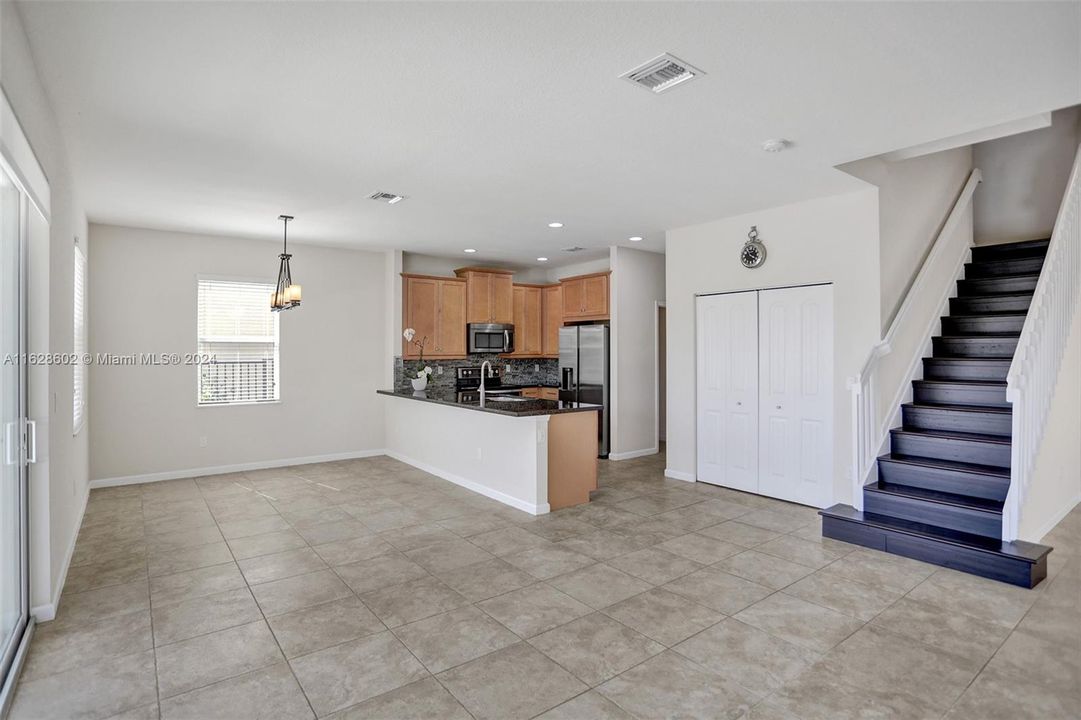 Active With Contract: $3,800 (4 beds, 2 baths, 2365 Square Feet)