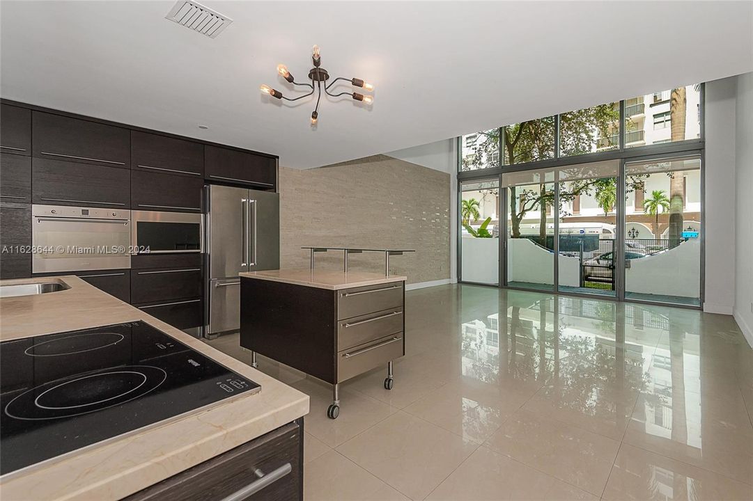 最近租的: $5,750 (2 贝兹, 2 浴室, 1700 平方英尺)