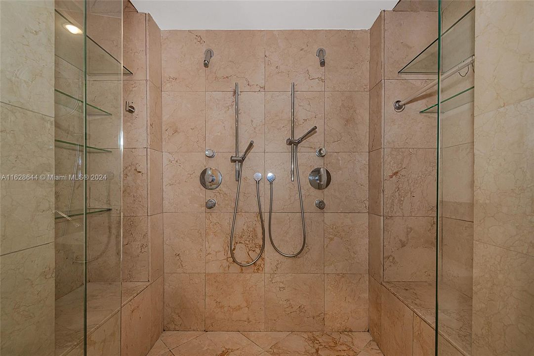 最近租的: $5,750 (2 贝兹, 2 浴室, 1700 平方英尺)