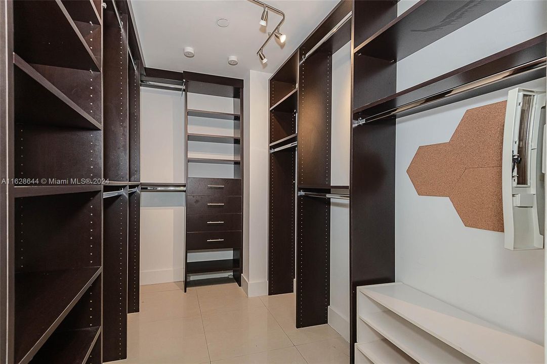 最近租的: $5,750 (2 贝兹, 2 浴室, 1700 平方英尺)