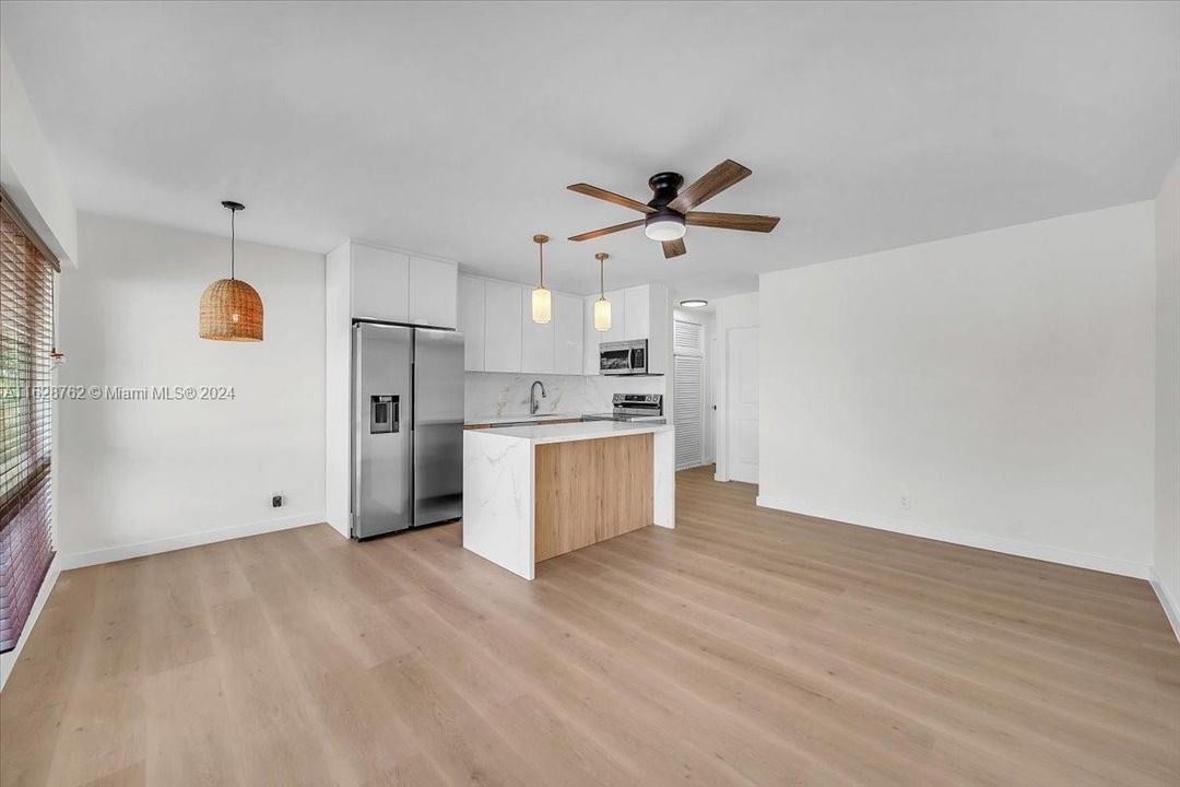 Recently Rented: $1,900 (1 beds, 1 baths, 580 Square Feet)