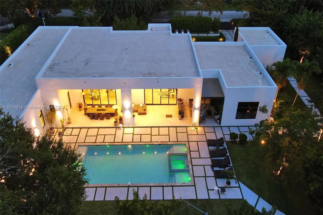 En Venta: $7,895,000 (6 camas, 7 baños, 6530 Pies cuadrados)