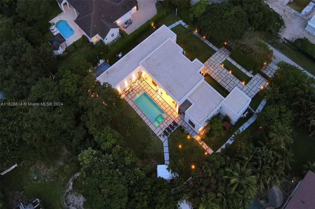 En Venta: $7,895,000 (6 camas, 7 baños, 6530 Pies cuadrados)