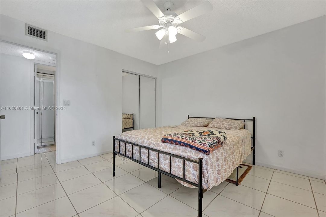 For Sale: $280,000 (2 beds, 2 baths, 1500 Square Feet)